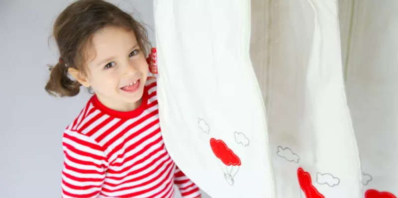 Waar moet ik rekening mee houden als ik een babyslaapzak voor de zomer koop?